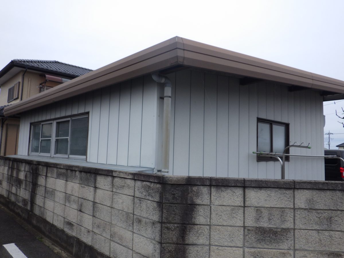 高崎市（吉井町）　Y様邸車庫　屋根塗装・外壁塗装　ラジカルプラン | 屋根塗装