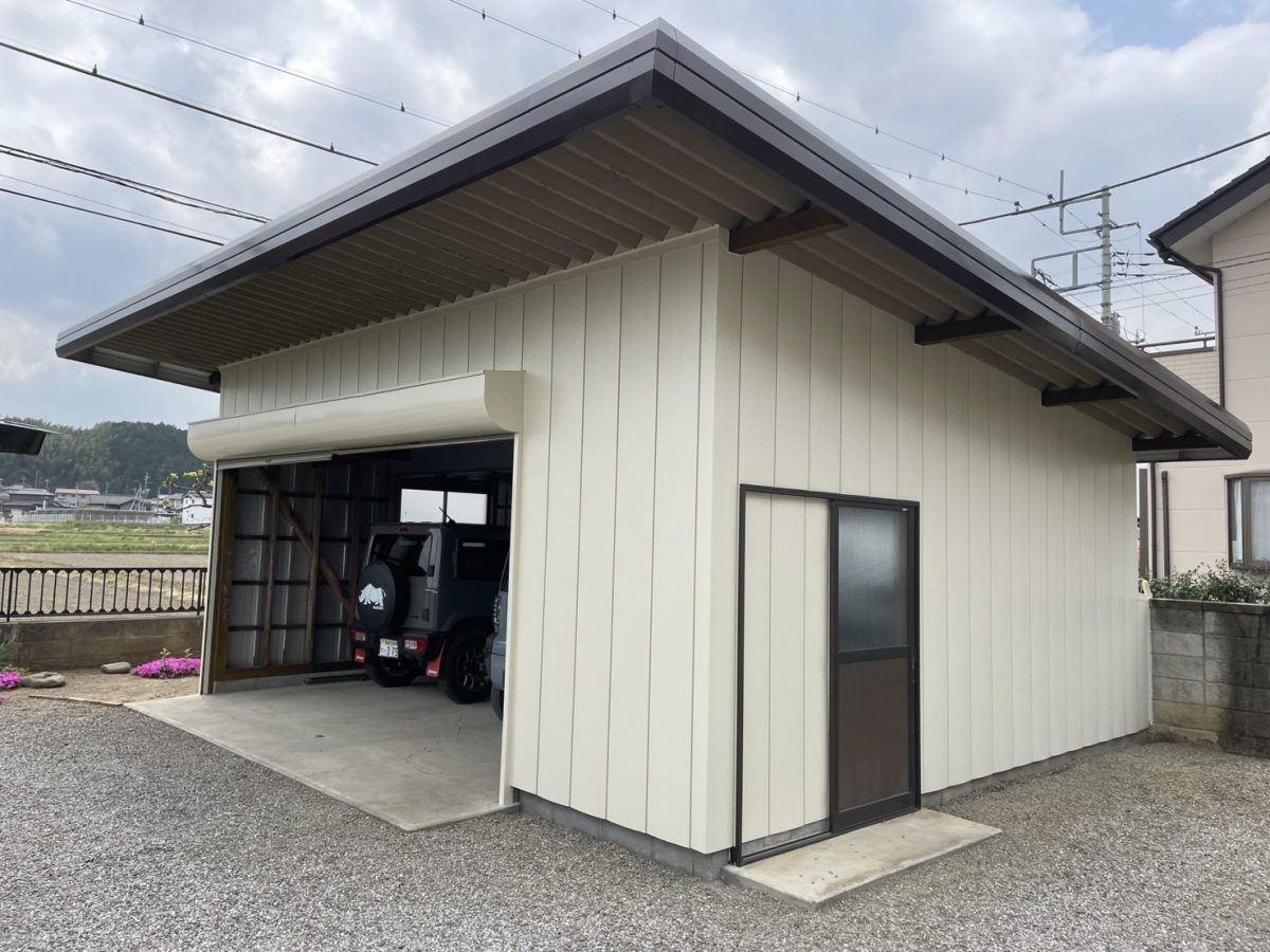 高崎市（吉井町）　Y様邸車庫　屋根塗装・外壁塗装　ラジカルプラン | 屋根塗装