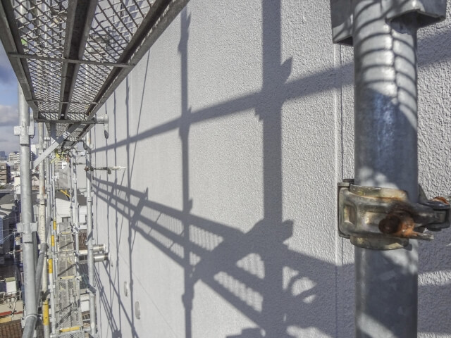 建設現場の安全な足場構造